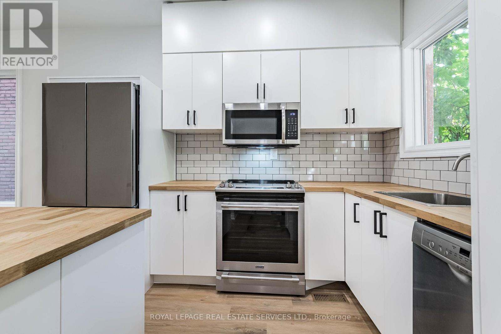 Upper - 286 Cumberland Avenue, Hamilton, Ontario  L8M 2A1 - Photo 11 - X12473127