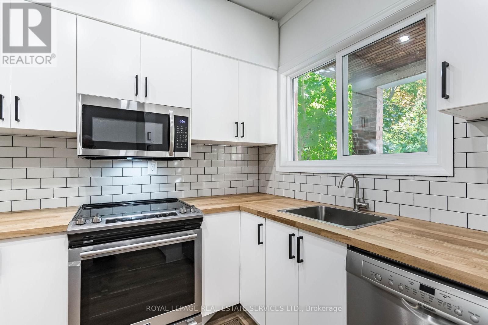 Upper - 286 Cumberland Avenue, Hamilton, Ontario  L8M 2A1 - Photo 12 - X12473127