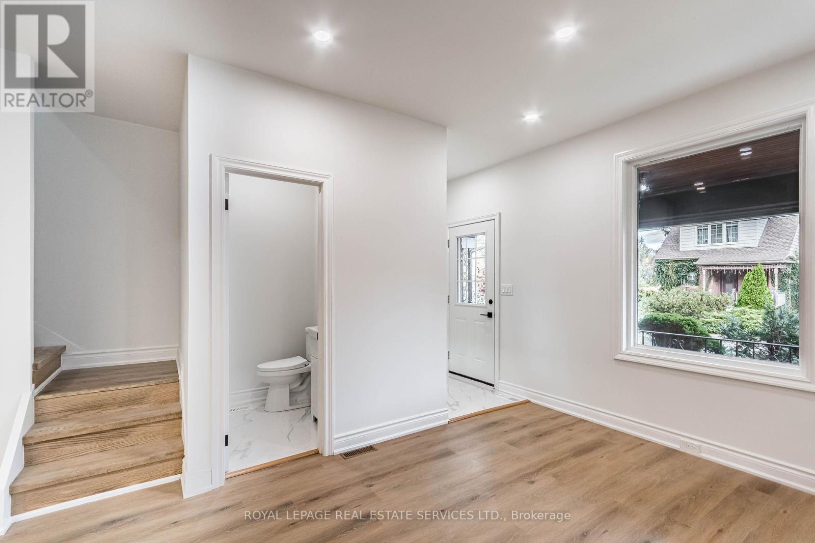 Upper - 286 Cumberland Avenue, Hamilton, Ontario  L8M 2A1 - Photo 16 - X12473127