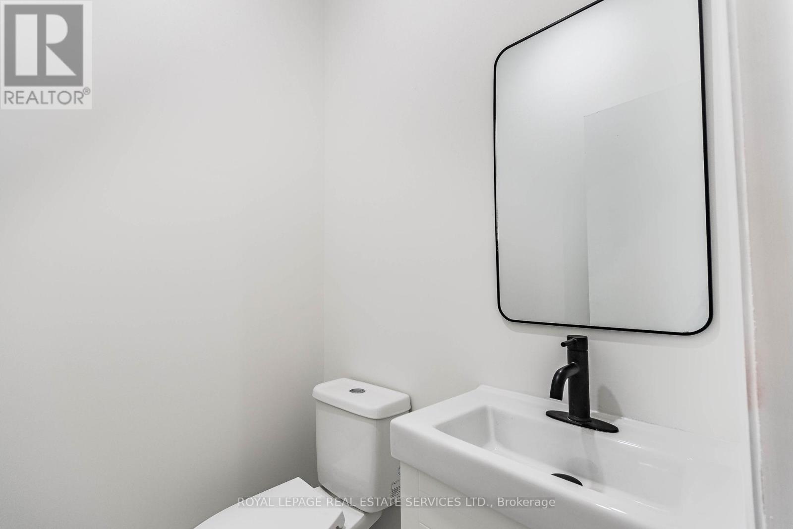 Upper - 286 Cumberland Avenue, Hamilton, Ontario  L8M 2A1 - Photo 17 - X12473127