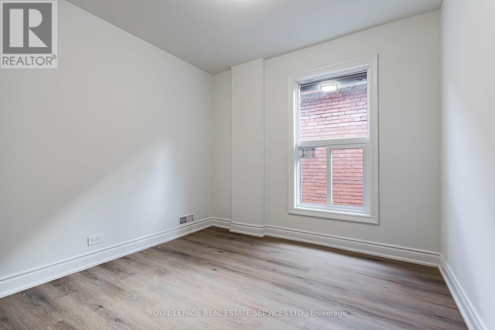 Upper - 286 Cumberland Avenue, Hamilton, Ontario  L8M 2A1 - Photo 21 - X12473127