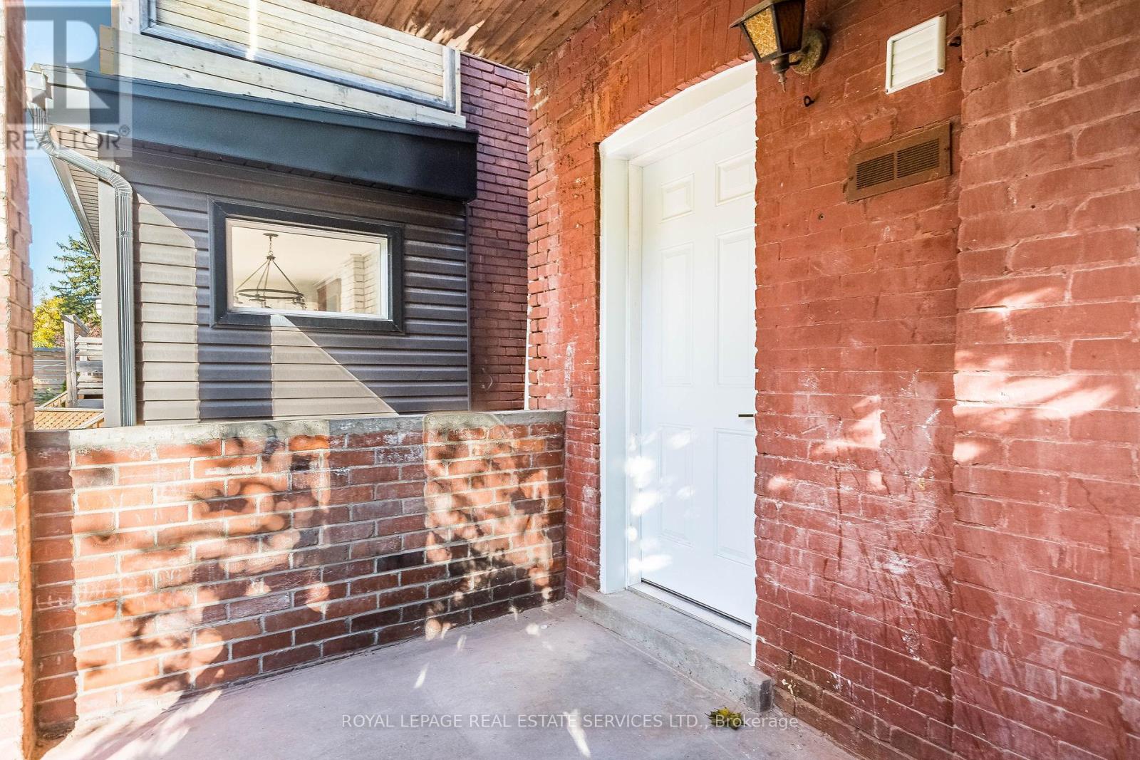 Upper - 286 Cumberland Avenue, Hamilton, Ontario  L8M 2A1 - Photo 32 - X12473127