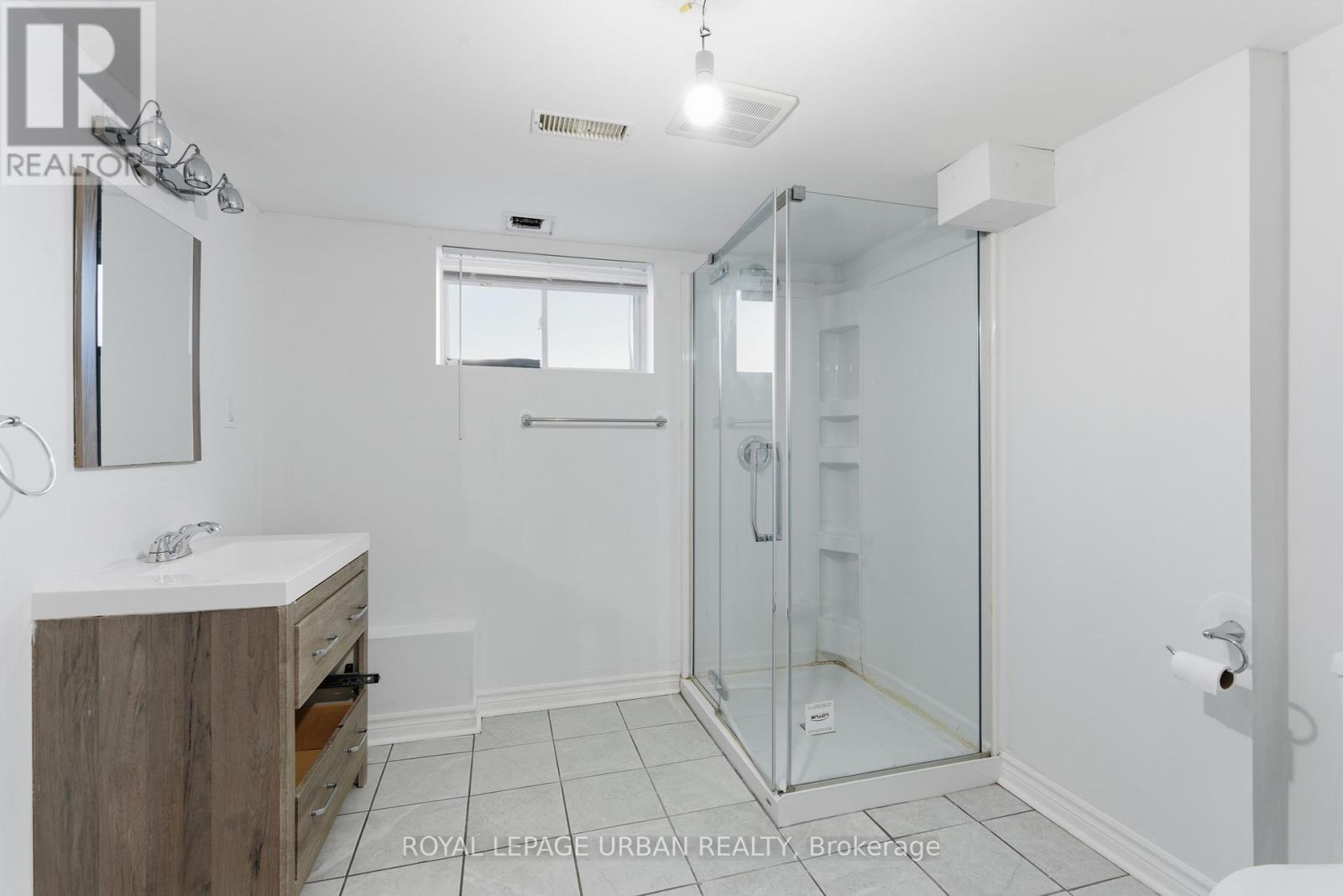 34 Gale Crescent, St. Catharines, Ontario  L2R 3K9 - Photo 28 - X12473128