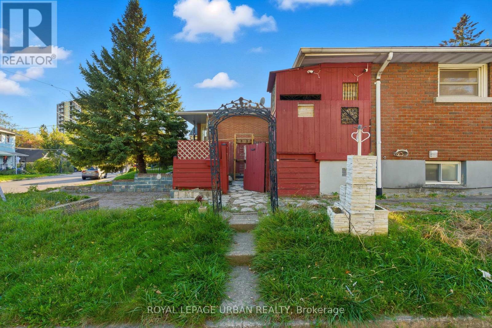34 Gale Crescent, St. Catharines, Ontario  L2R 3K9 - Photo 37 - X12473128