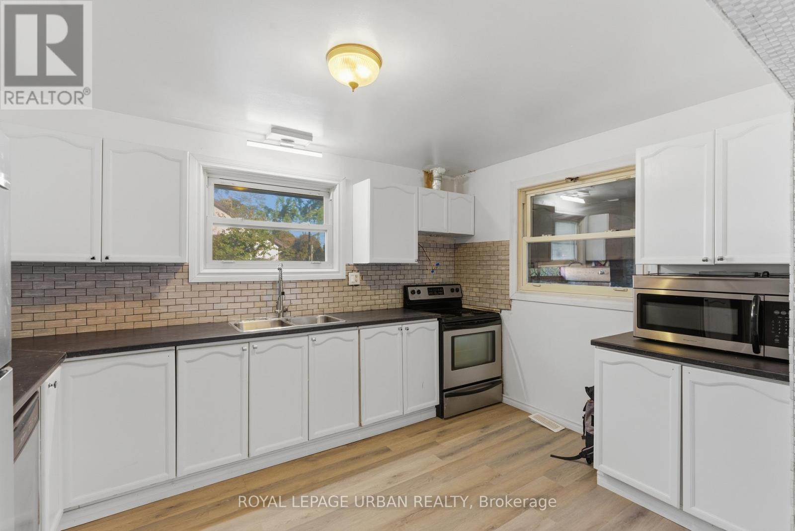 34 Gale Crescent, St. Catharines, Ontario  L2R 3K9 - Photo 4 - X12473128