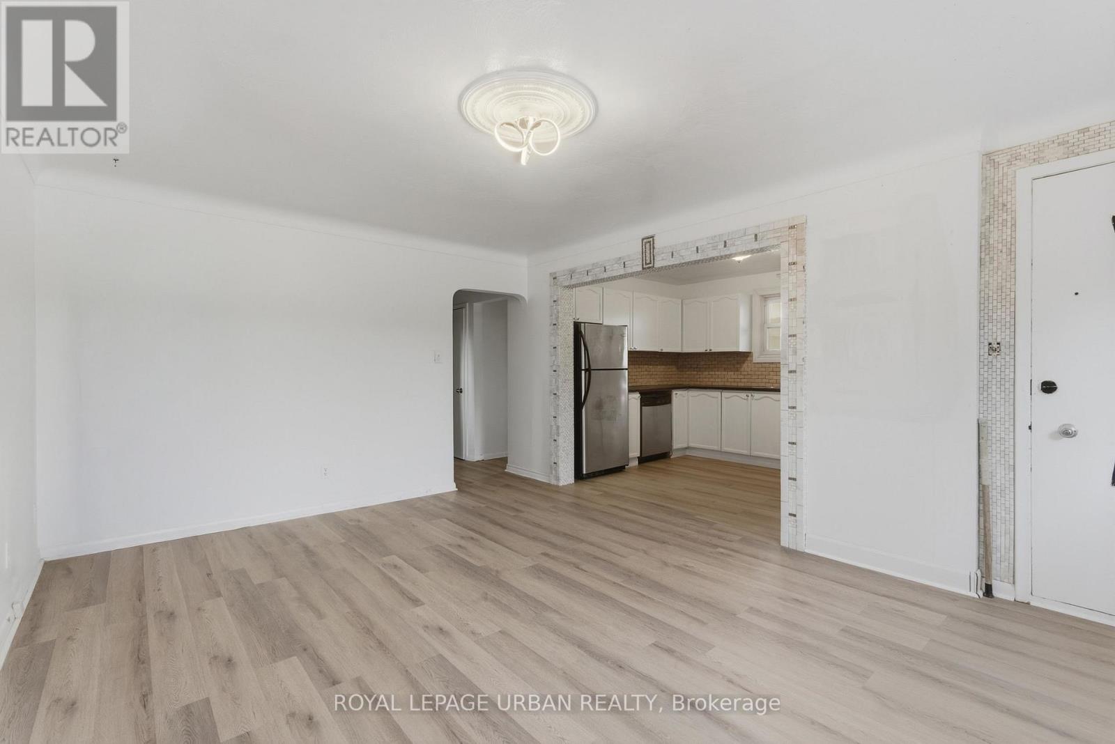 34 Gale Crescent, St. Catharines, Ontario  L2R 3K9 - Photo 6 - X12473128