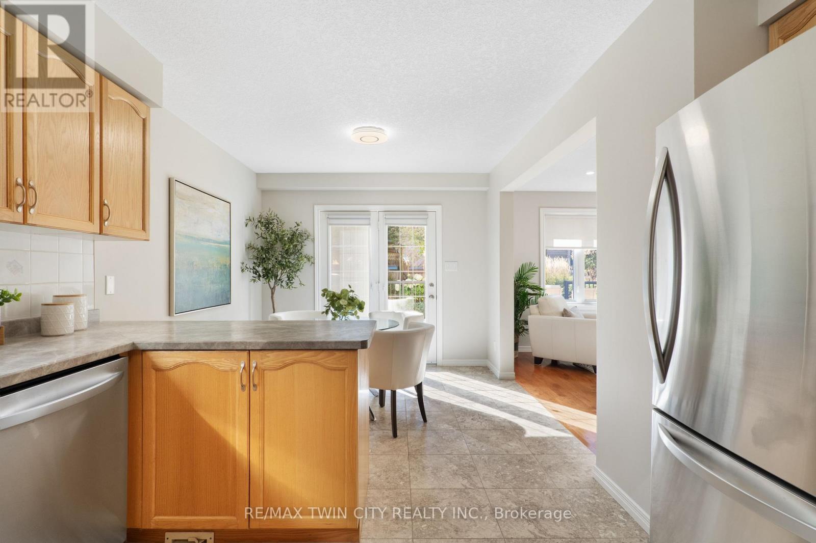 167 Bridgewater Crescent, Waterloo, Ontario  N2T 2M1 - Photo 18 - X12473146