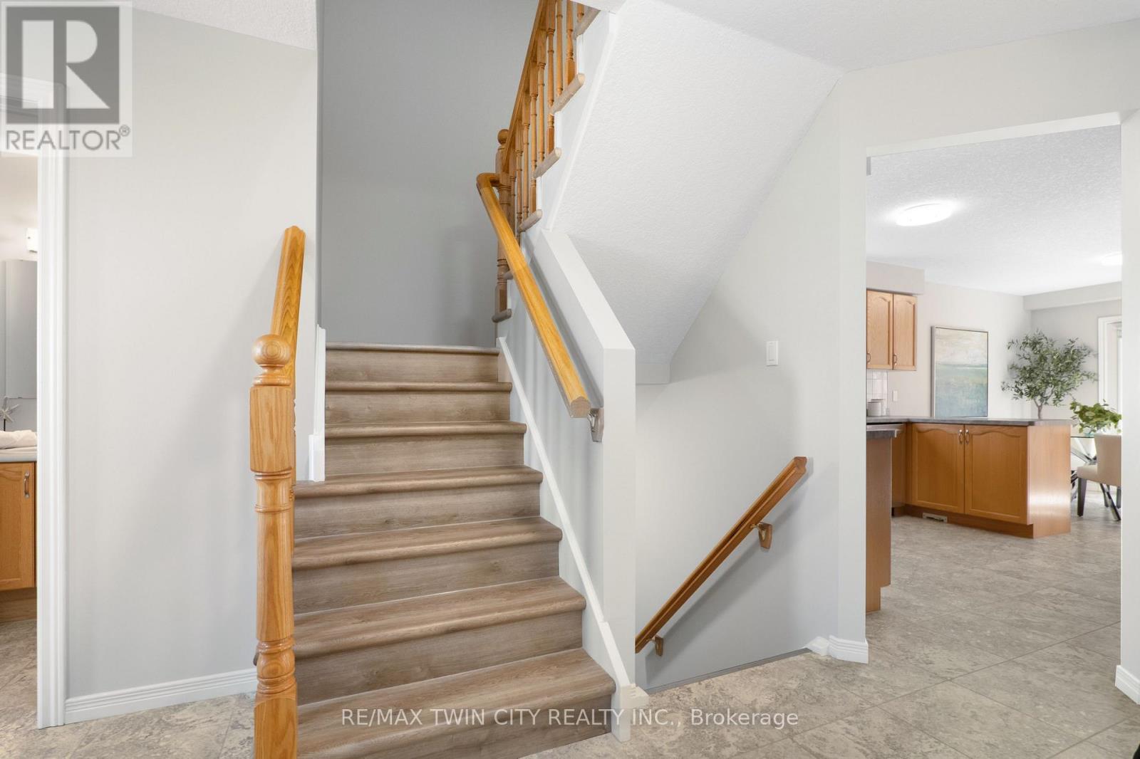 167 Bridgewater Crescent, Waterloo, Ontario  N2T 2M1 - Photo 19 - X12473146