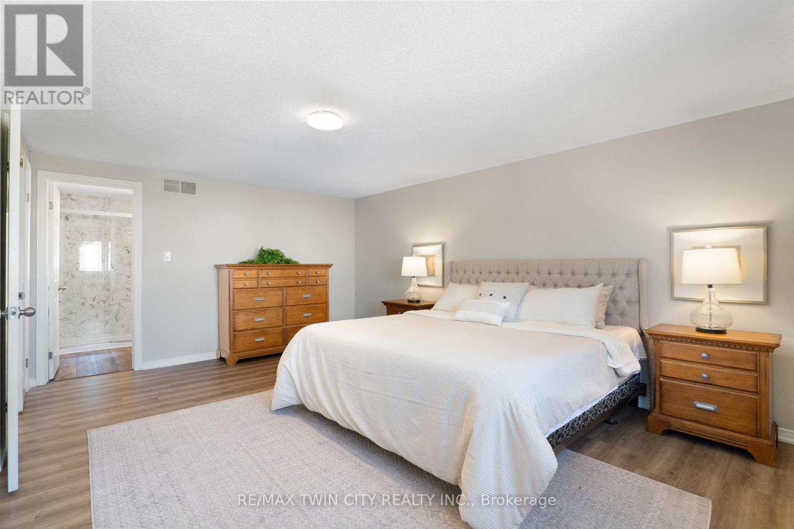 167 Bridgewater Crescent, Waterloo, Ontario  N2T 2M1 - Photo 21 - X12473146