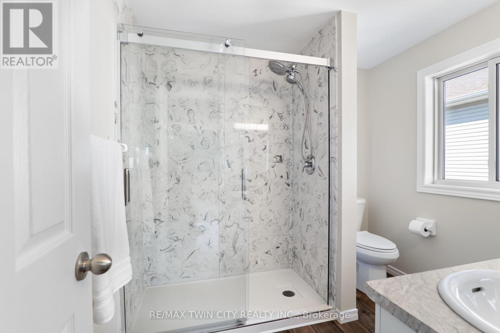 167 Bridgewater Crescent, Waterloo, Ontario  N2T 2M1 - Photo 24 - X12473146