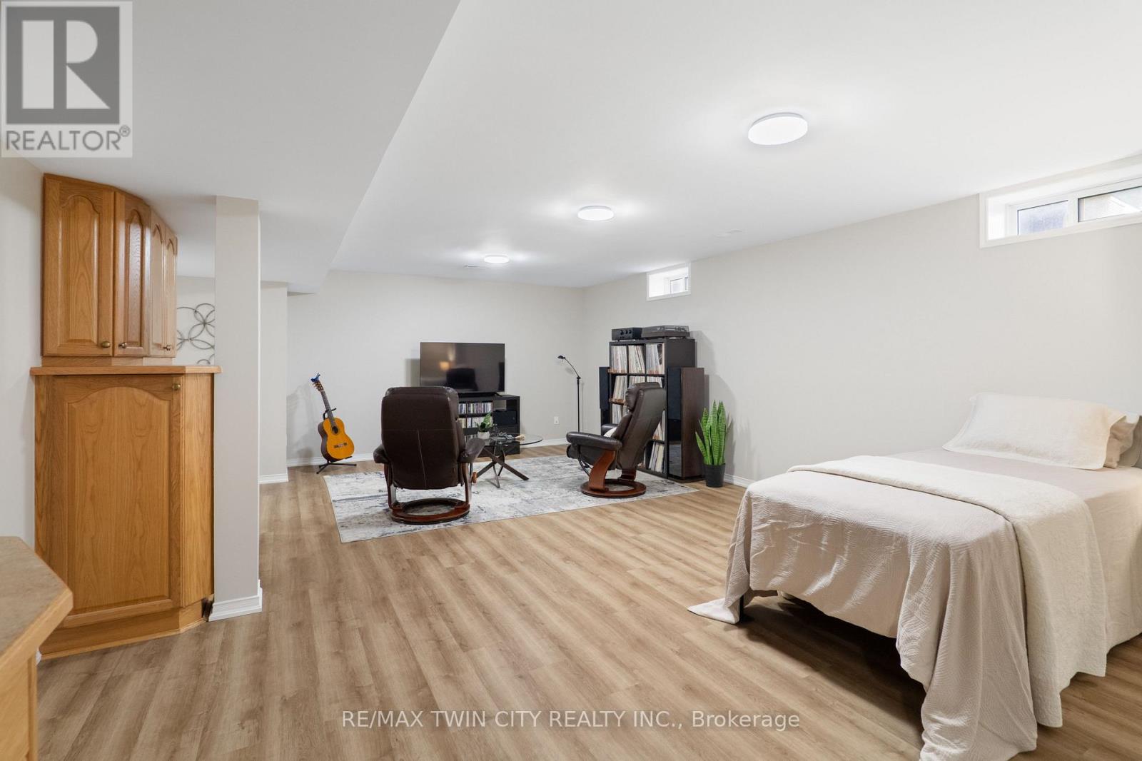 167 Bridgewater Crescent, Waterloo, Ontario  N2T 2M1 - Photo 35 - X12473146