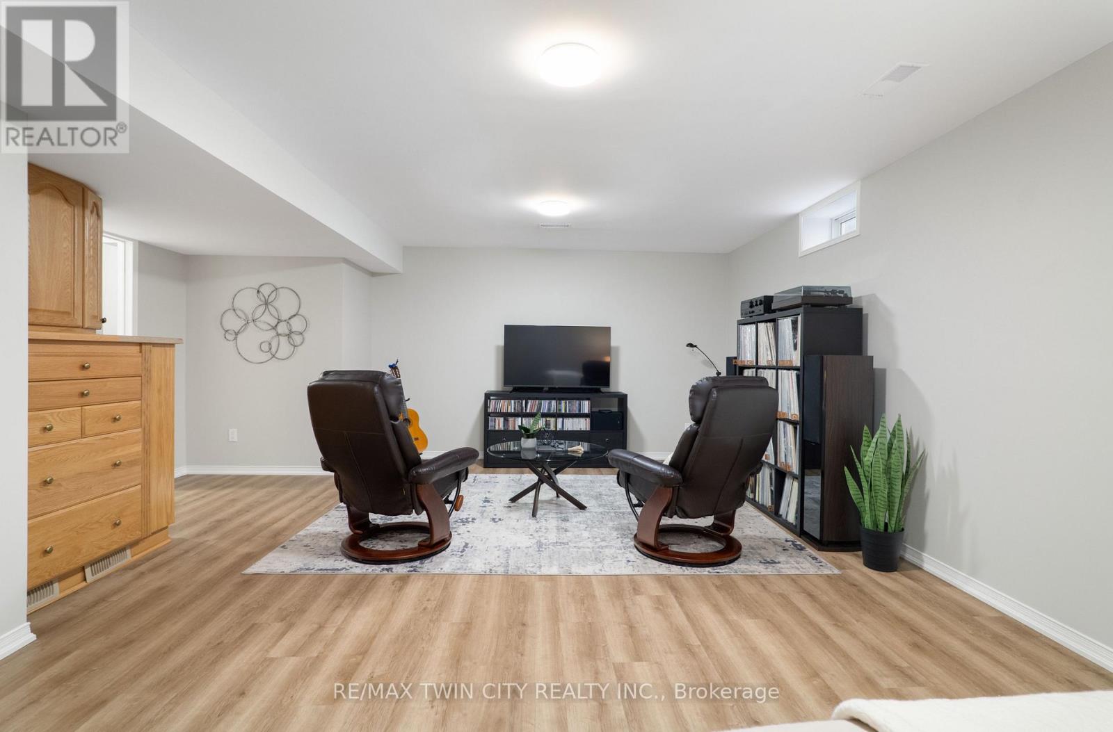 167 Bridgewater Crescent, Waterloo, Ontario  N2T 2M1 - Photo 36 - X12473146