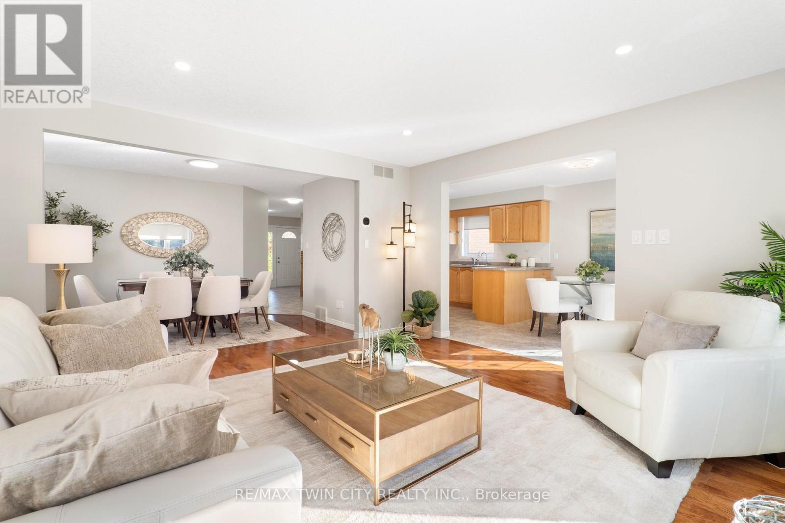 167 Bridgewater Crescent, Waterloo, Ontario  N2T 2M1 - Photo 9 - X12473146