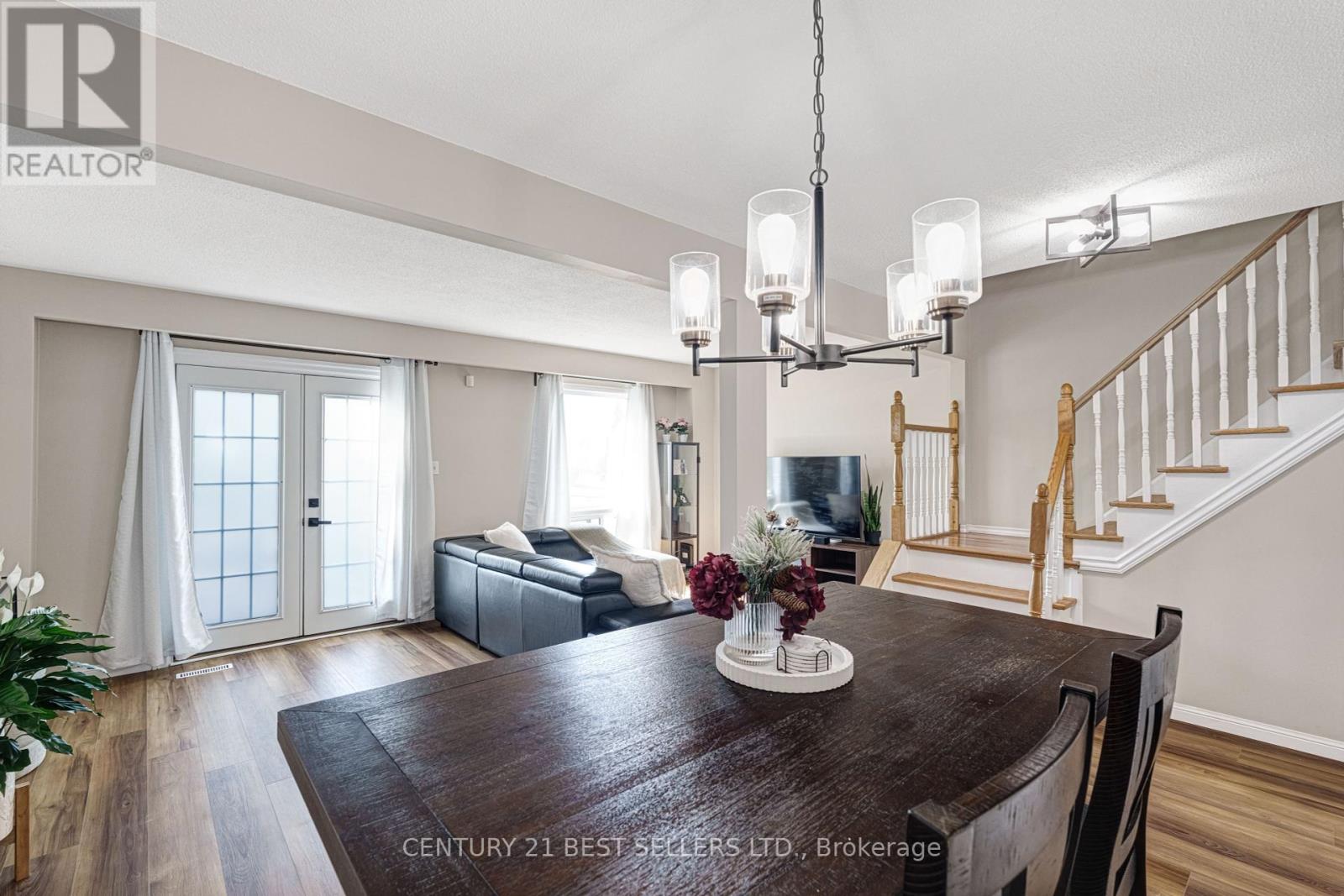 477 Ontario Street N, Milton, Ontario  L9T 3J4 - Photo 4 - W12436181