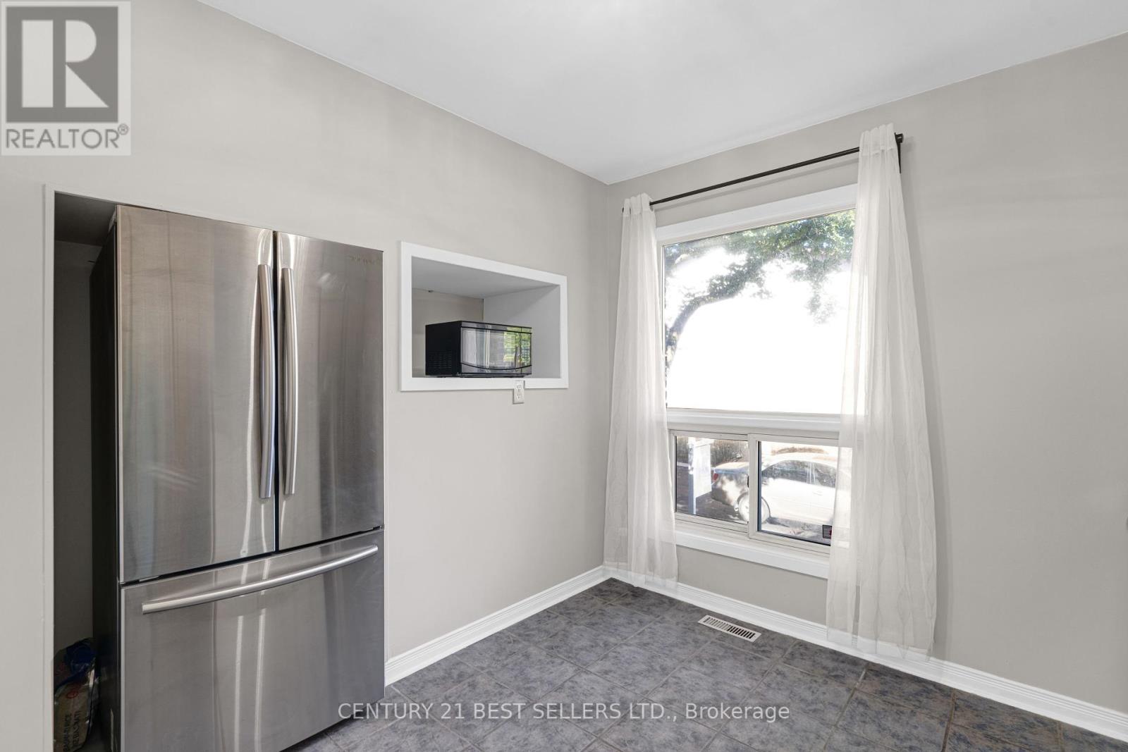 477 Ontario Street N, Milton, Ontario  L9T 3J4 - Photo 9 - W12436181