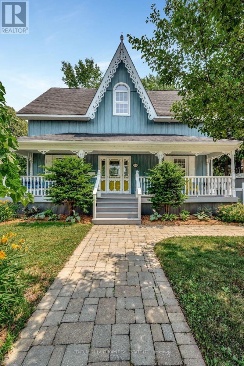 18 Queen Street, Prince Edward County, Ontario  K0K 2T0 - Photo 2 - X12400202