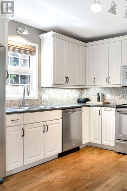 18 Queen Street, Prince Edward County, Ontario  K0K 2T0 - Photo 11 - X12400202