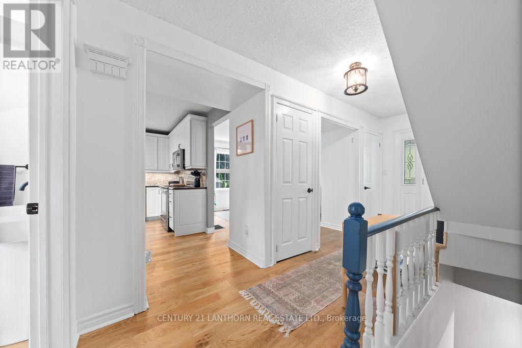 18 Queen Street, Prince Edward County, Ontario  K0K 2T0 - Photo 9 - X12400202