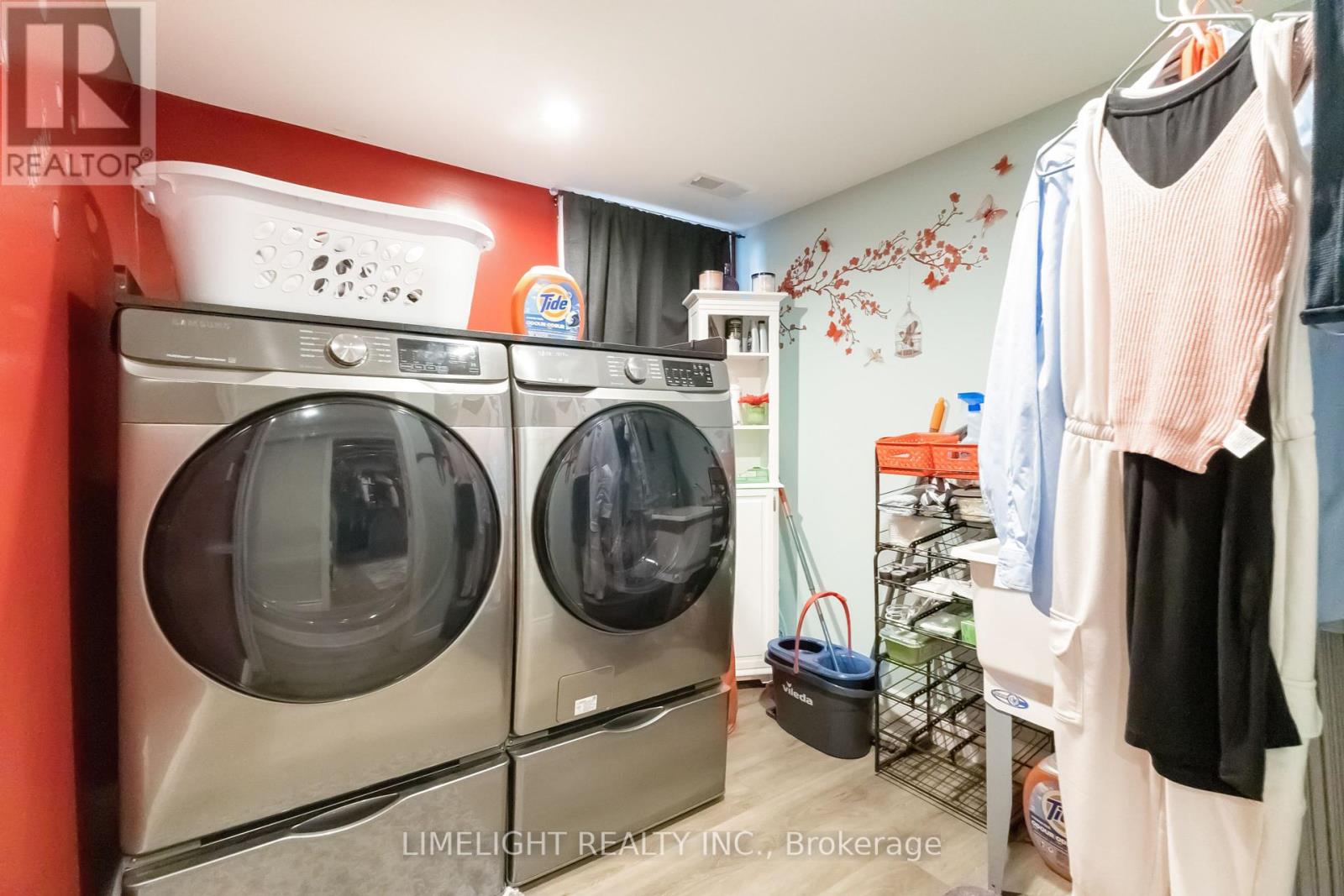 Photo 24 of 48 for 124 Susan Avenue