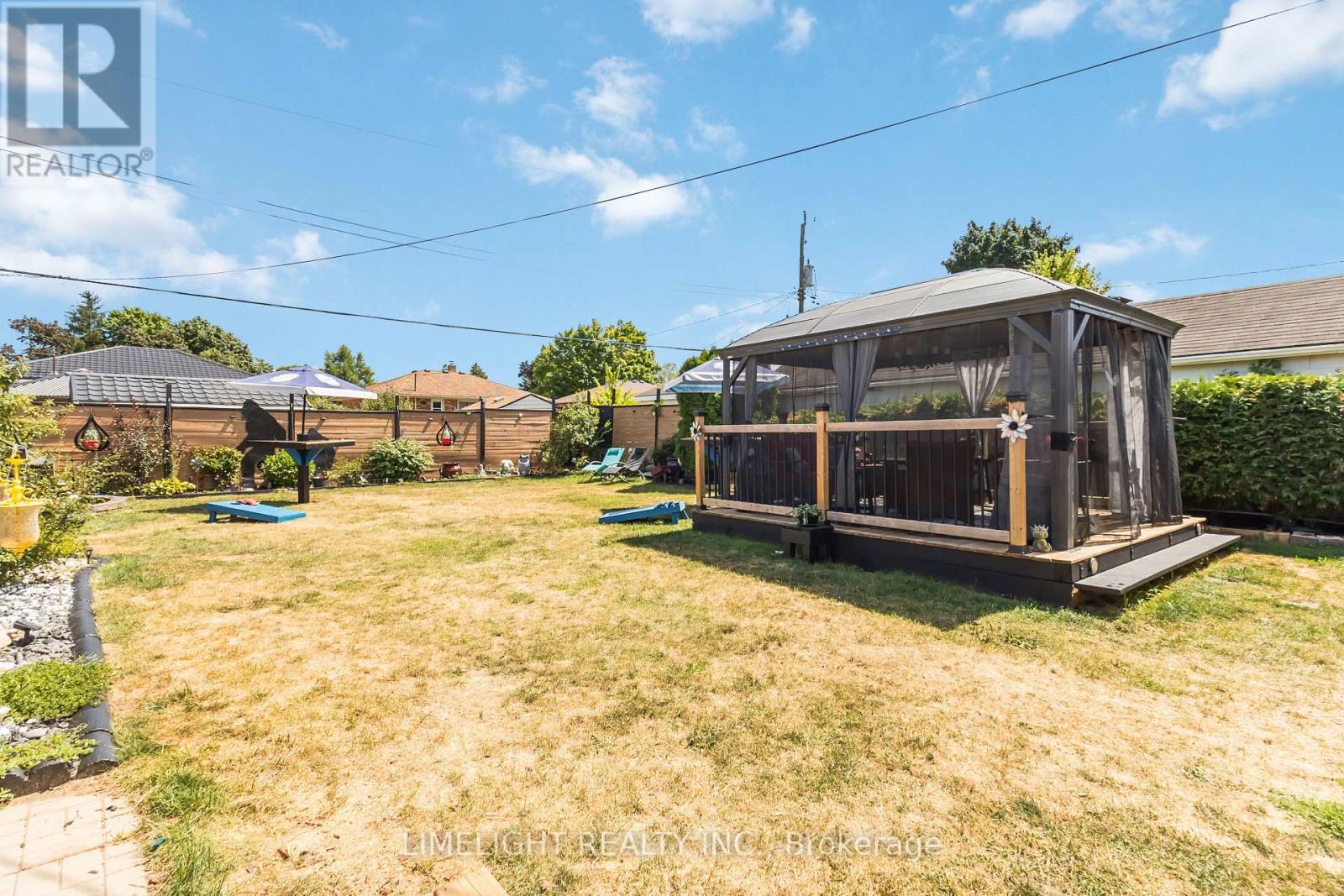 Photo 35 of 48 for 124 Susan Avenue