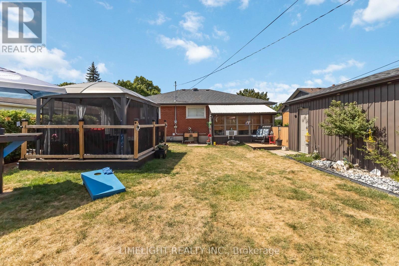 Photo 42 of 48 for 124 Susan Avenue