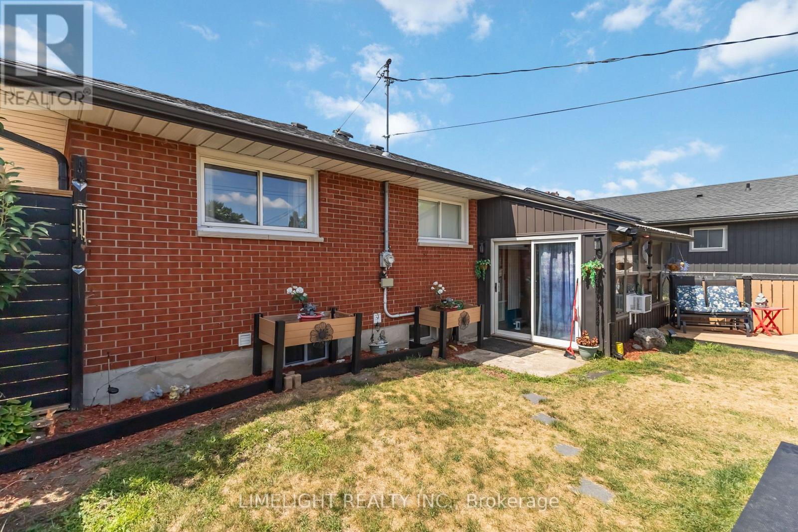 Photo 44 of 48 for 124 Susan Avenue