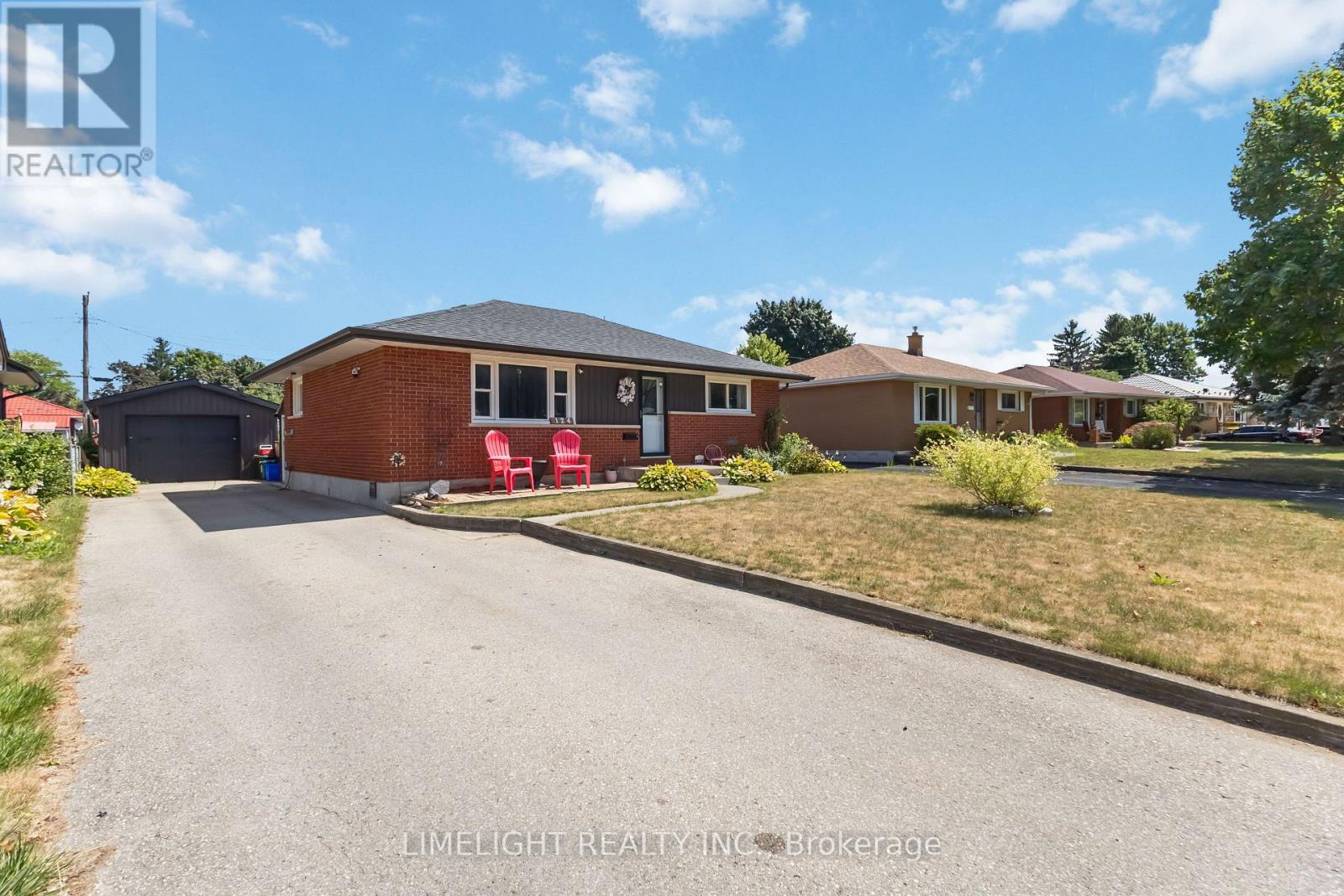 Photo 47 of 48 for 124 Susan Avenue