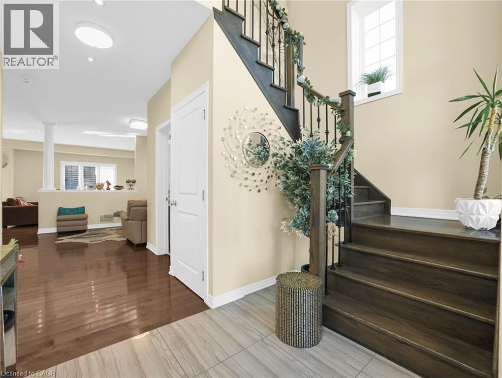 4 St Anthony Place, Hamilton, Ontario  L9C 0E4 - Photo 7 - 40780379