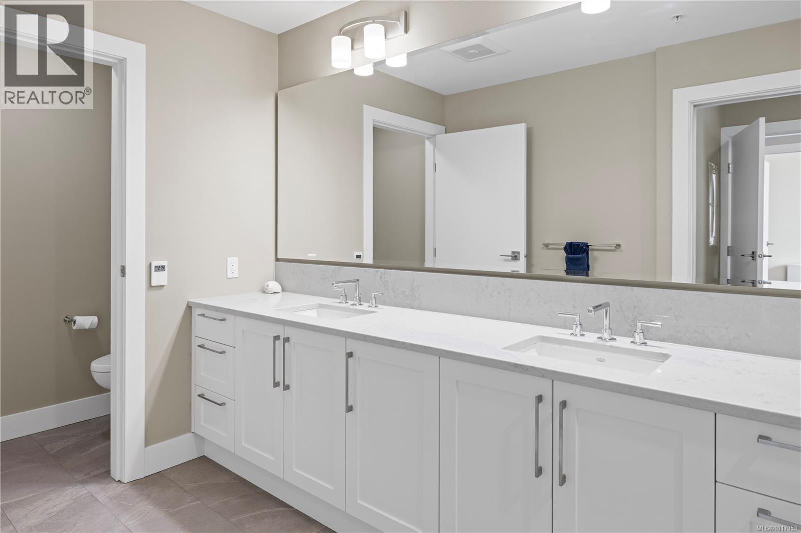 202 3529 Dolphin Dr, Nanoose Bay, British Columbia  V9P 9K1 - Photo 18 - 1017953