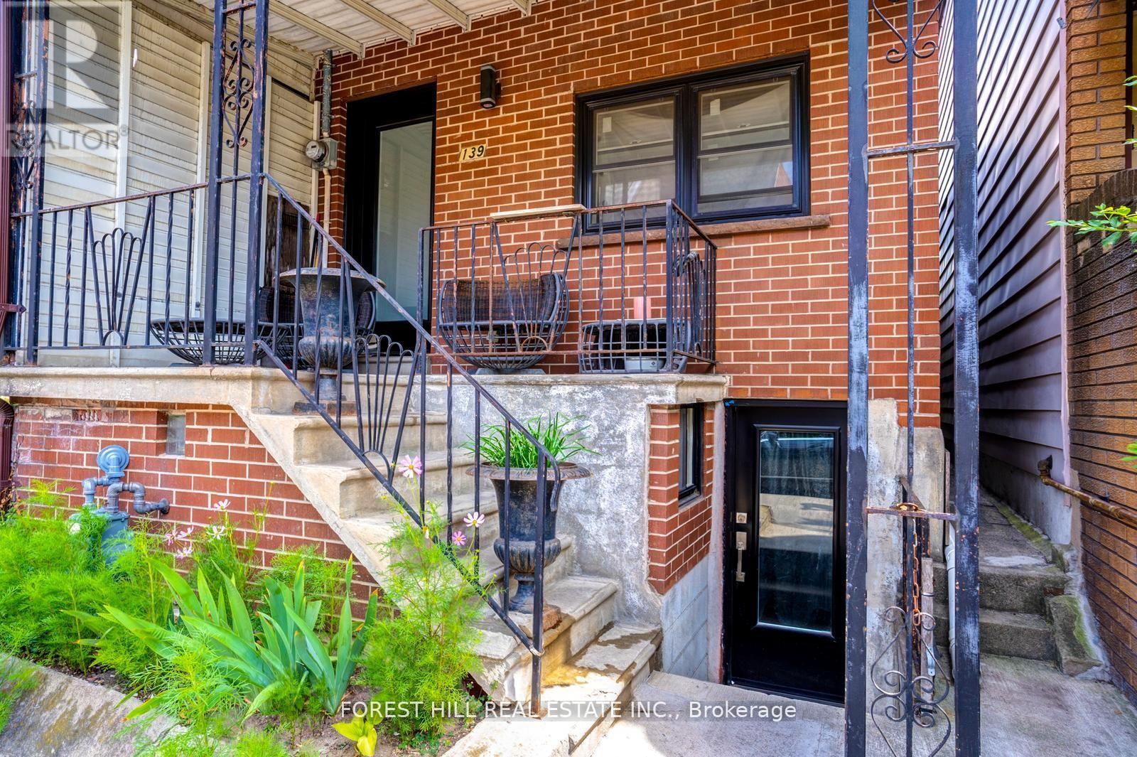139 Christie Street, Toronto, Ontario  M6G 3B3 - Photo 11 - C12473174