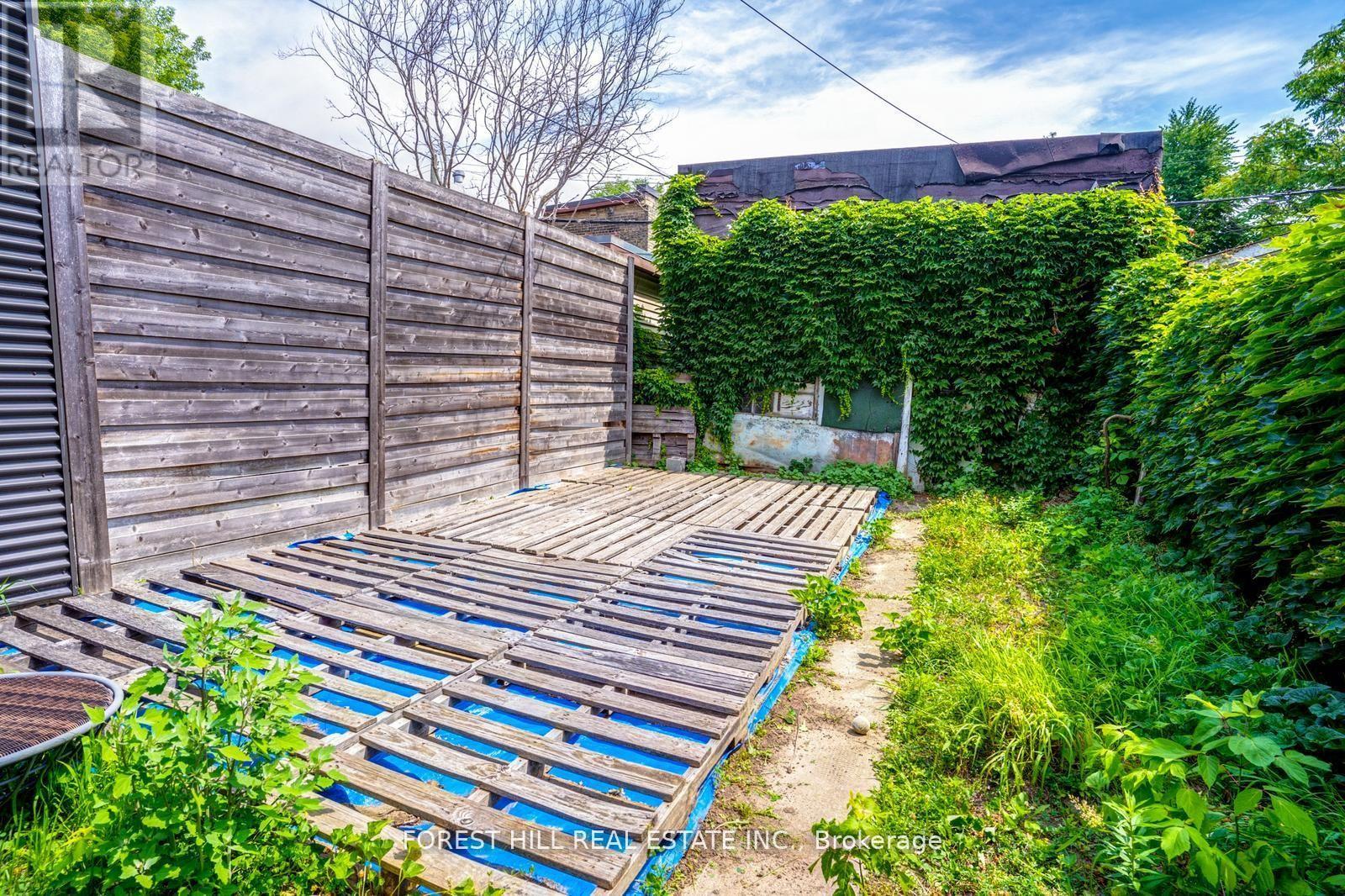 139 Christie Street, Toronto, Ontario  M6G 3B3 - Photo 16 - C12473174