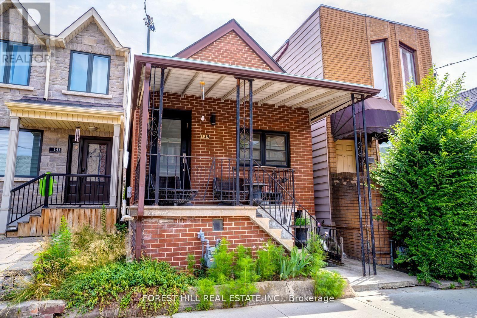 139 Christie Street, Toronto, Ontario  M6G 3B3 - Photo 8 - C12473174