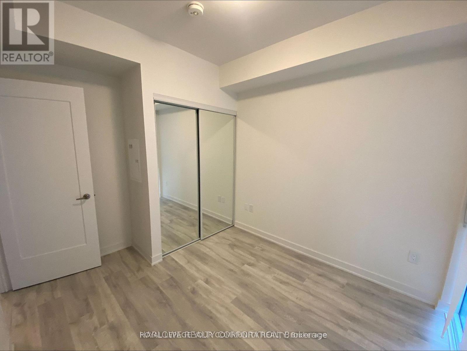 335 W - 135 Lower Sherbourne Street, Toronto, Ontario  M5A 1Y4 - Photo 4 - C12473184