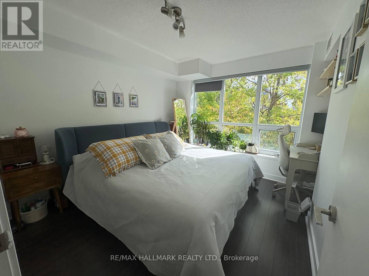 320 - 120 Dallimore Circle S, Toronto, Ontario  M3C 4J1 - Photo 8 - C12473209