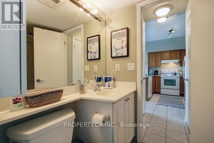 802 - 219 Fort York Boulevard, Toronto, Ontario  M5V 1B1 - Photo 15 - C12473226