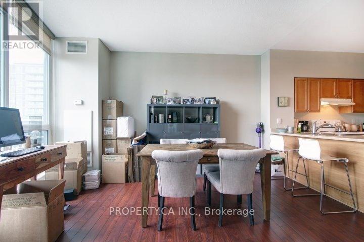 802 - 219 Fort York Boulevard, Toronto, Ontario  M5V 1B1 - Photo 6 - C12473226