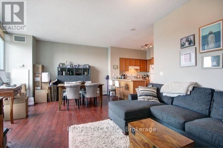 802 - 219 Fort York Boulevard, Toronto, Ontario  M5V 1B1 - Photo 8 - C12473226