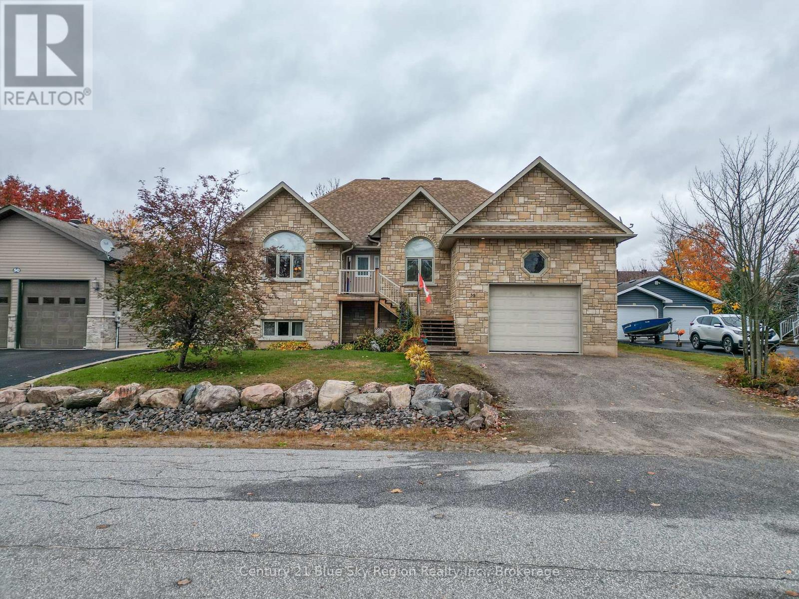 38 CEDARGROVE COURT, Callander, Ontario