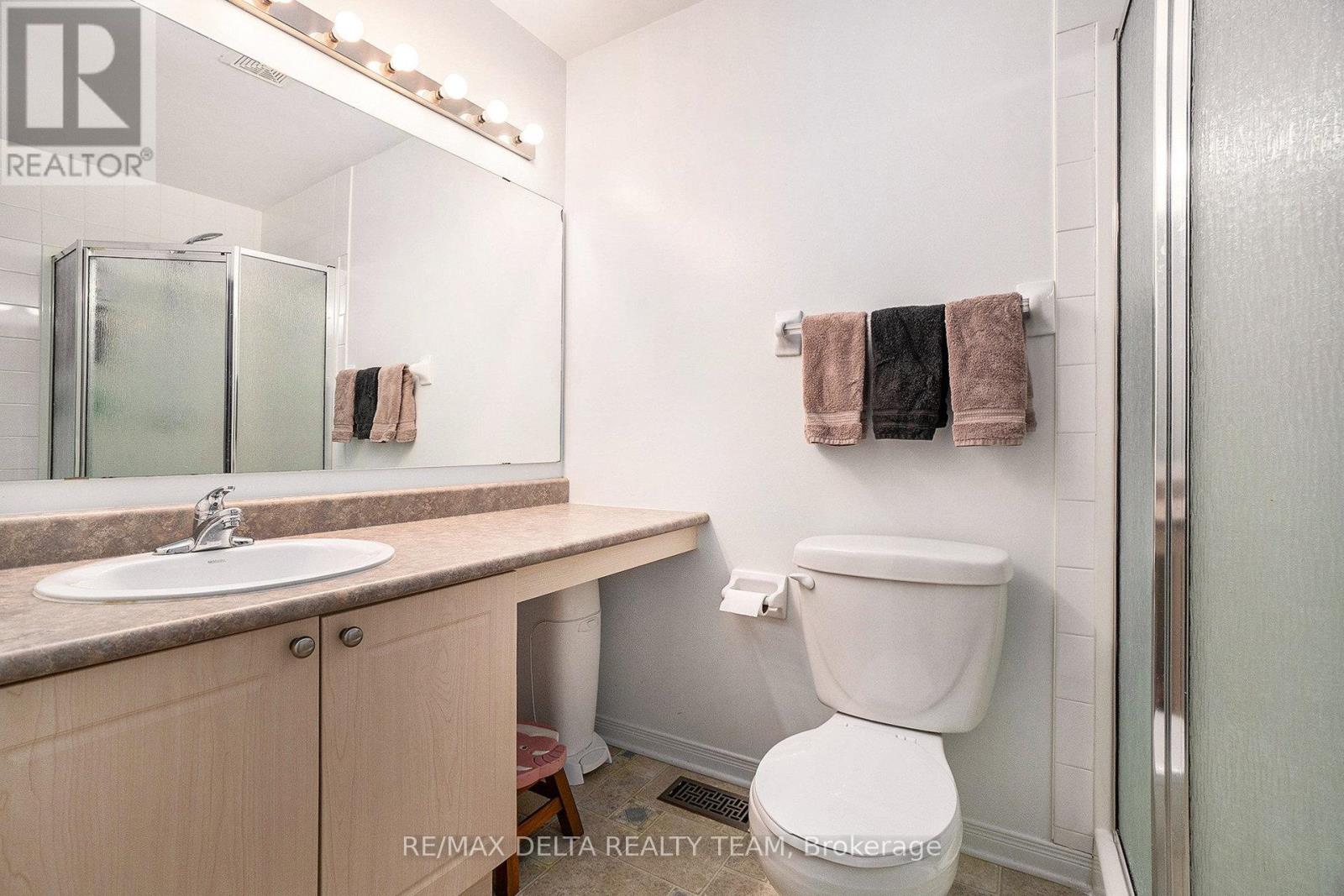 576 Aberfoyle Circle, Ottawa, Ontario  K2K 3R3 - Photo 13 - X12471049