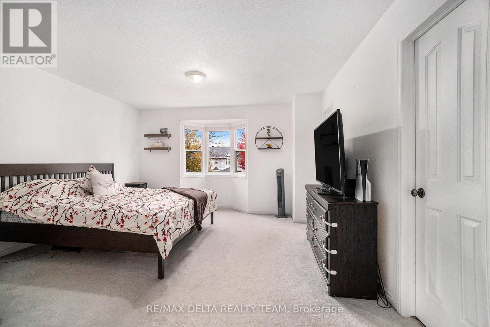 576 Aberfoyle Circle, Ottawa, Ontario  K2K 3R3 - Photo 8 - X12471049