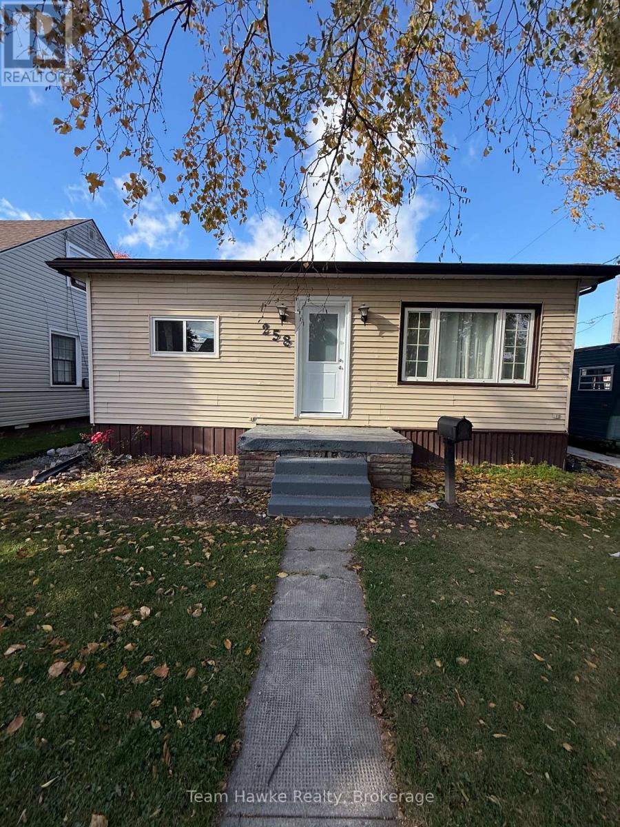 258 ELIZABETH STREET, midland, Ontario