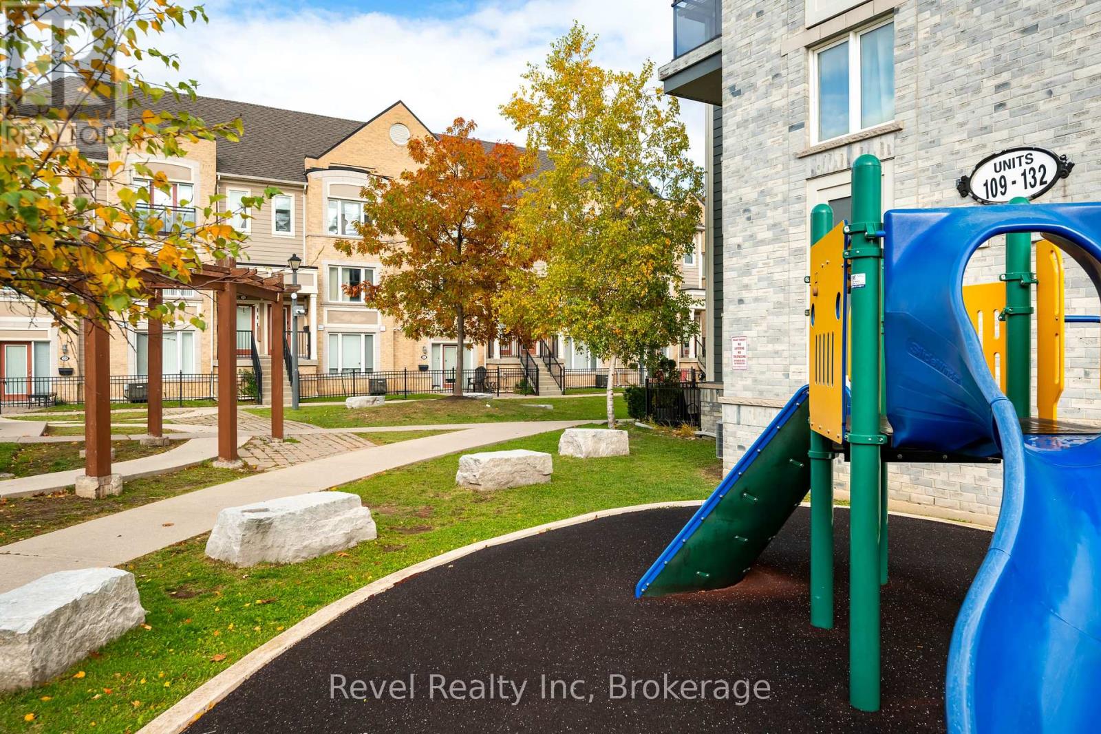 137 - 60 Fairwood Circle, Brampton, Ontario  L6R 0Y6 - Photo 25 - W12473239