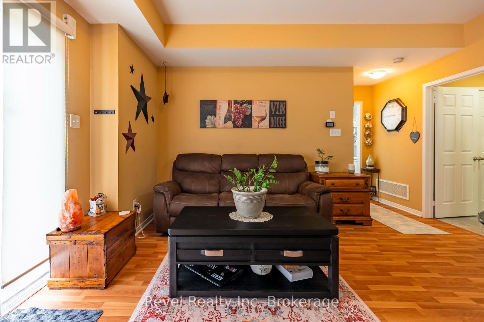 137 - 60 Fairwood Circle, Brampton, Ontario  L6R 0Y6 - Photo 5 - W12473239