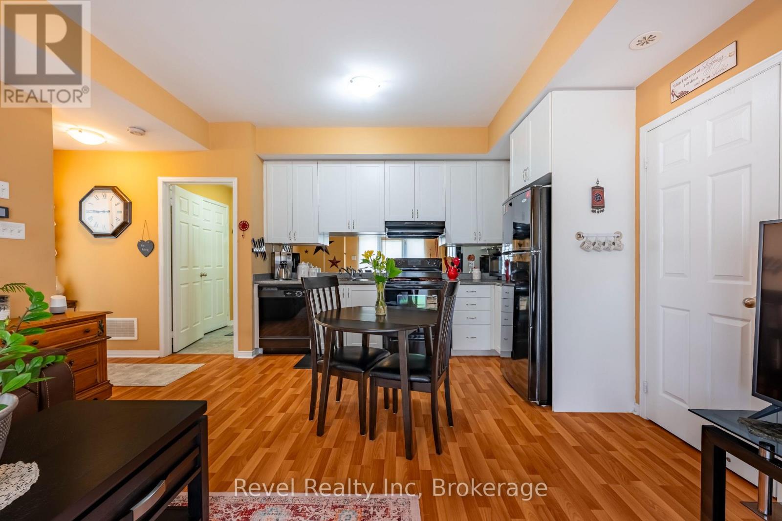 137 - 60 Fairwood Circle, Brampton, Ontario  L6R 0Y6 - Photo 6 - W12473239