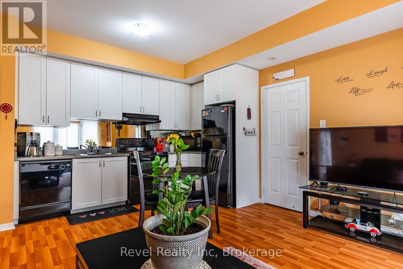 137 - 60 Fairwood Circle, Brampton, Ontario  L6R 0Y6 - Photo 8 - W12473239