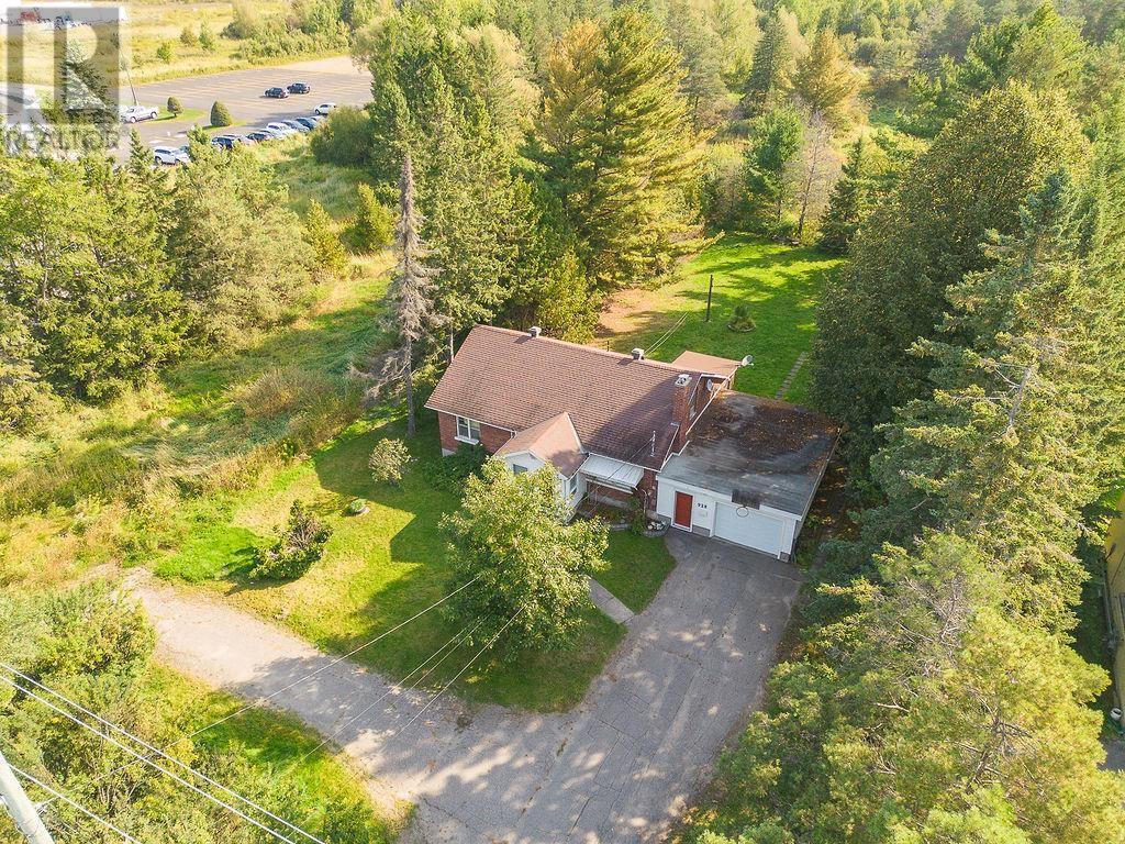 928 Great Northern Rd, Sault Ste. Marie, Ontario  P6B 5A3 - Photo 3 - SM252535