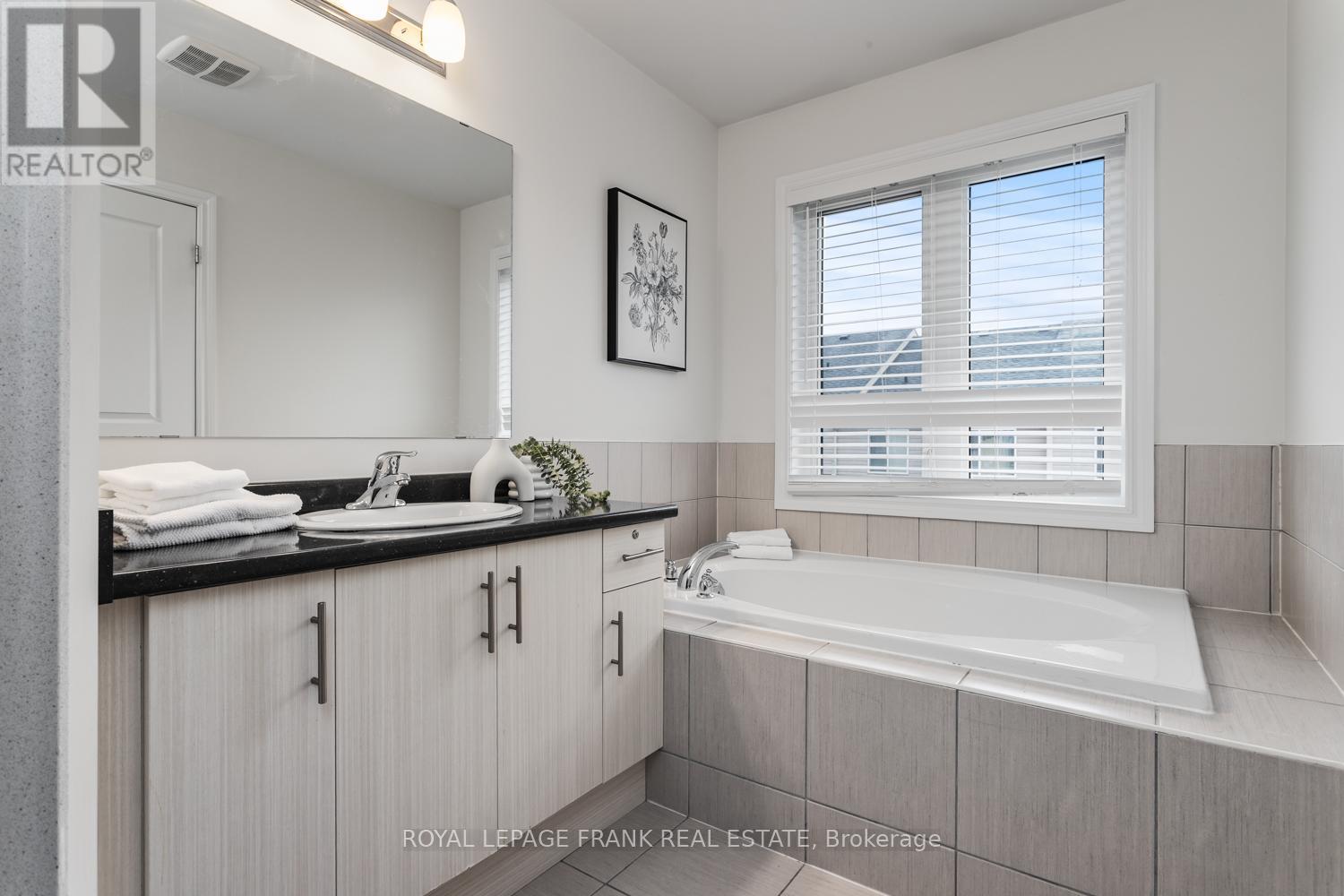 2353 Hill Rise Street, Oshawa, Ontario  L1L 0G8 - Photo 14 - E12473323