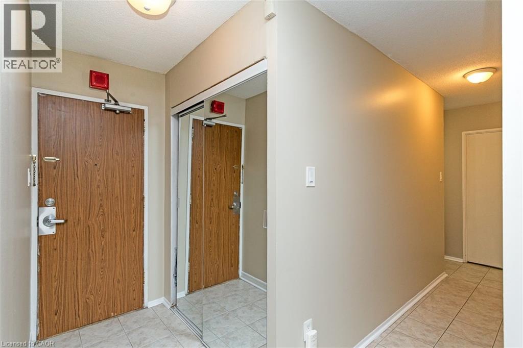 50 Mississauga Valley Boulevard Unit# 120, Mississauga, Ontario  L5A 3S2 - Photo 3 - 40766180