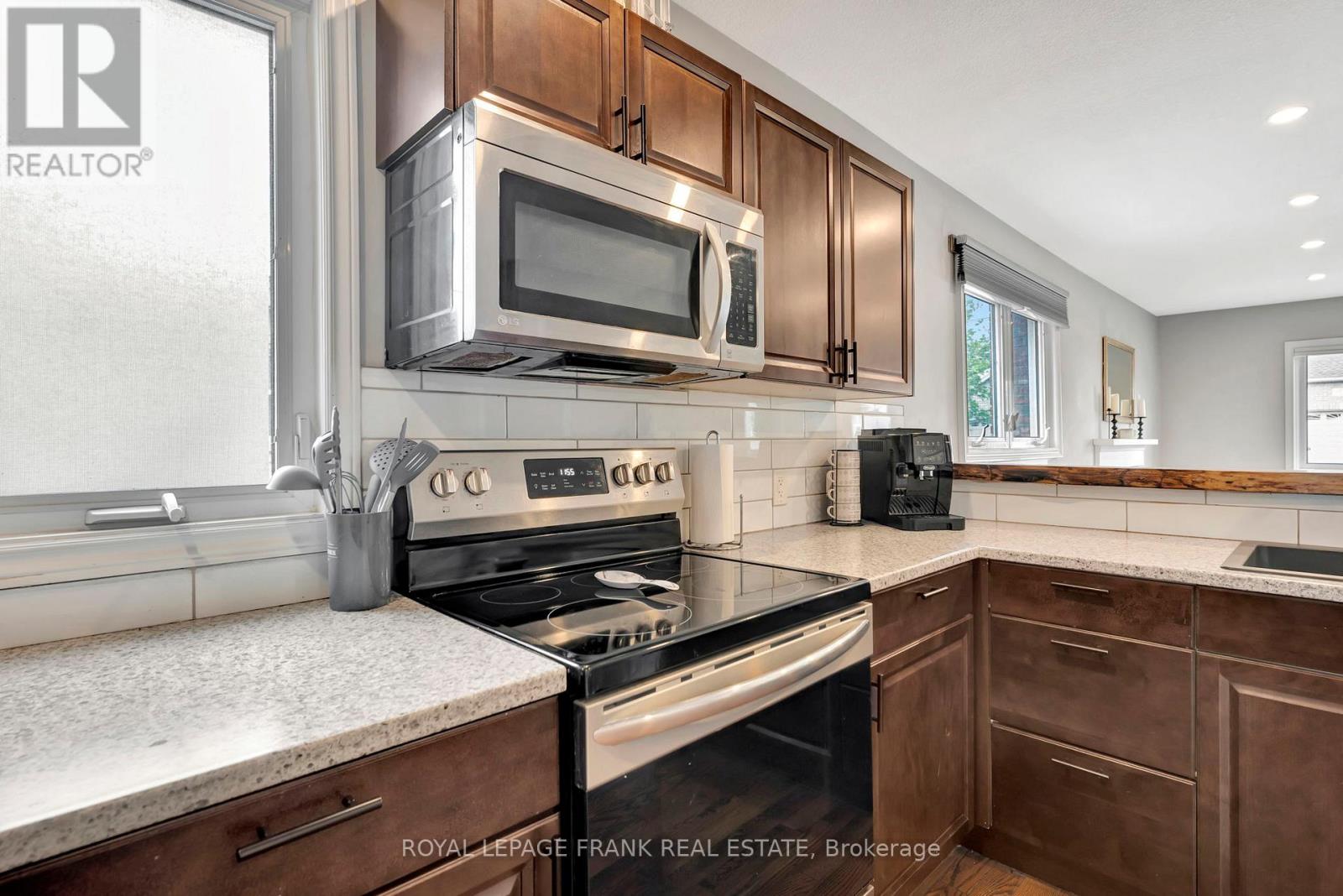 107 Fulton Street, Brantford, Ontario  N3R 4E9 - Photo 11 - X12473250