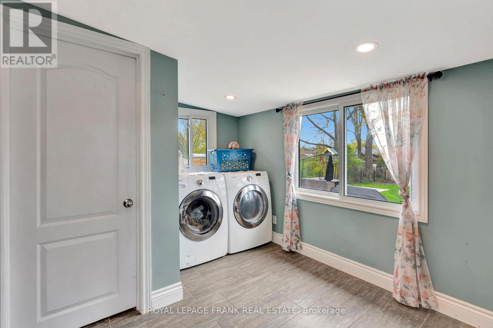 107 Fulton Street, Brantford, Ontario  N3R 4E9 - Photo 15 - X12473250